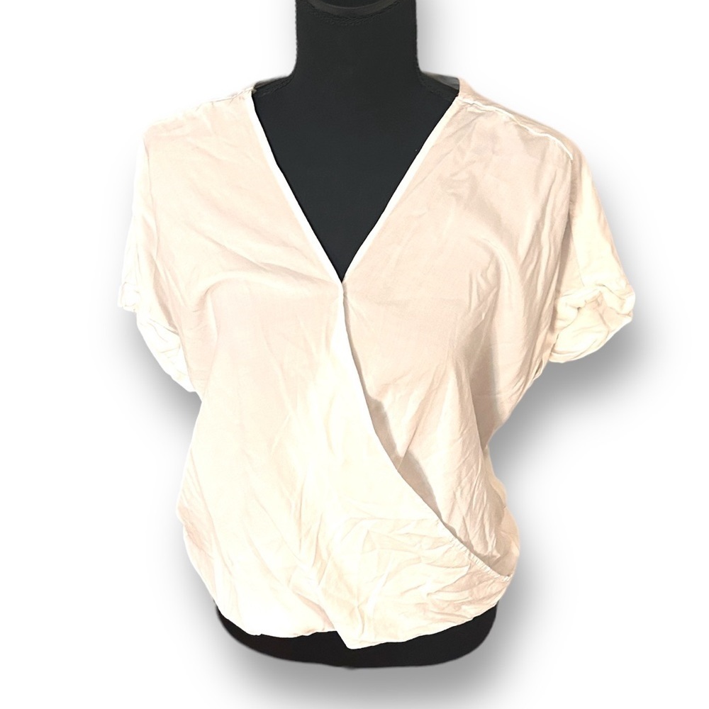 Ellen Tracy White Short Sleeve Surplice Blouse